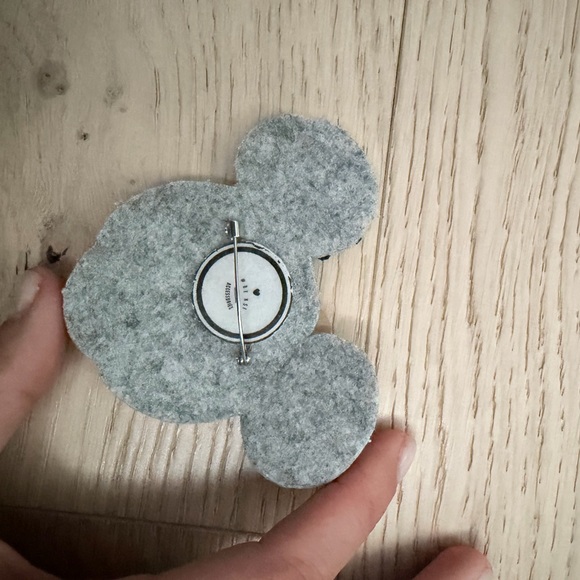 Handmade  Brooch - Picture 2 of 2